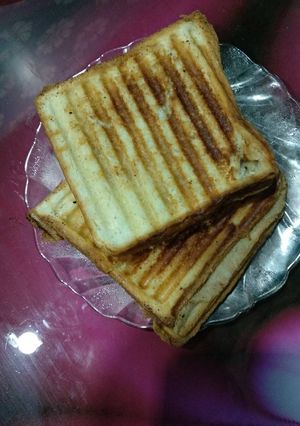 A picture of Potato onion sandwich.