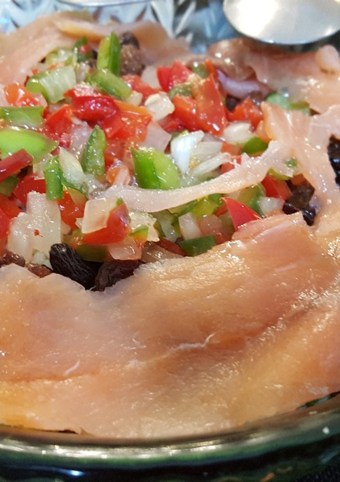 Una foto de Ensalada de salmón y pimientos