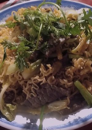 Hình của món Mỳ gói xào thịt bò.