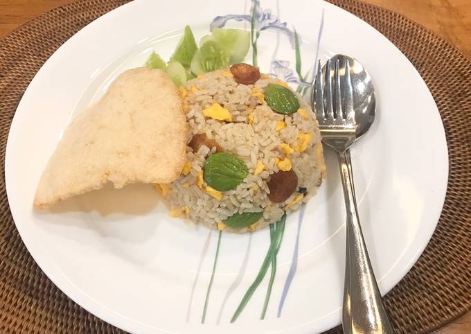 Bagaimana Menyiapkan Nasi Goreng Pete Lapchiong Anti Gagal