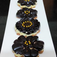 A picture of Oreo Sandesh.
