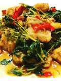 🐟ผัดกะเพราปลาดอลลี่ชุบแป้งทอด Fried Dolly Fish with Basil