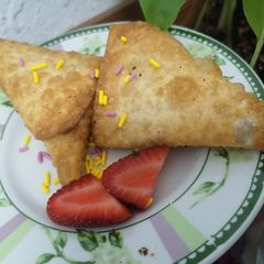 A picture of Jam and cheese samosa.