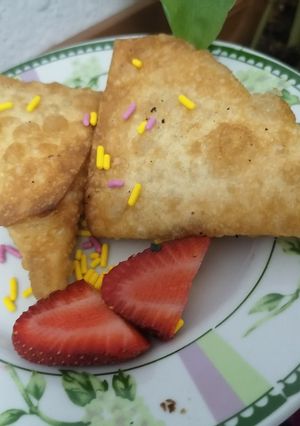 A picture of Jam and cheese samosa.