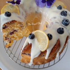 A picture of Lemon and blueberry cake.