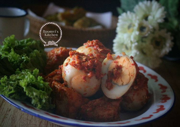 Telur tahu bumbu bali