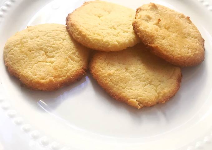 Low Carb (Keto-Friendly) Sugar Cookies