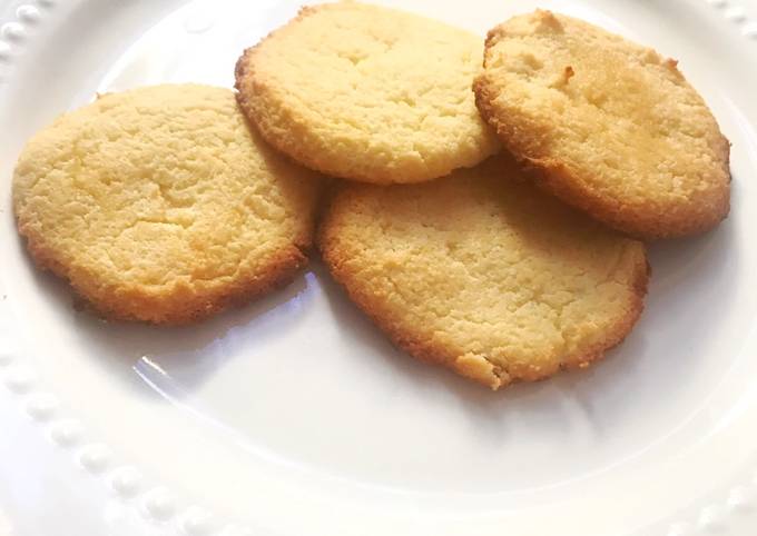 Simple Way to Make Quick Low Carb (Keto-Friendly) Sugar Cookies