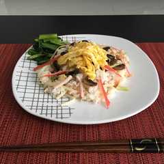 A picture of Chirashi-Sushi (ちらし寿司).