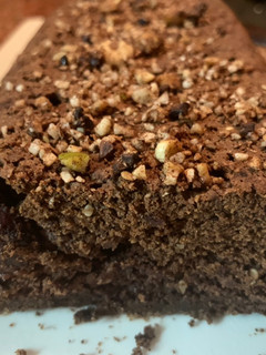 Una foto de BUDÍN DE CHOCOLATE y AVELLANAS (sin gluten)