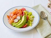Une photo de sauce salade