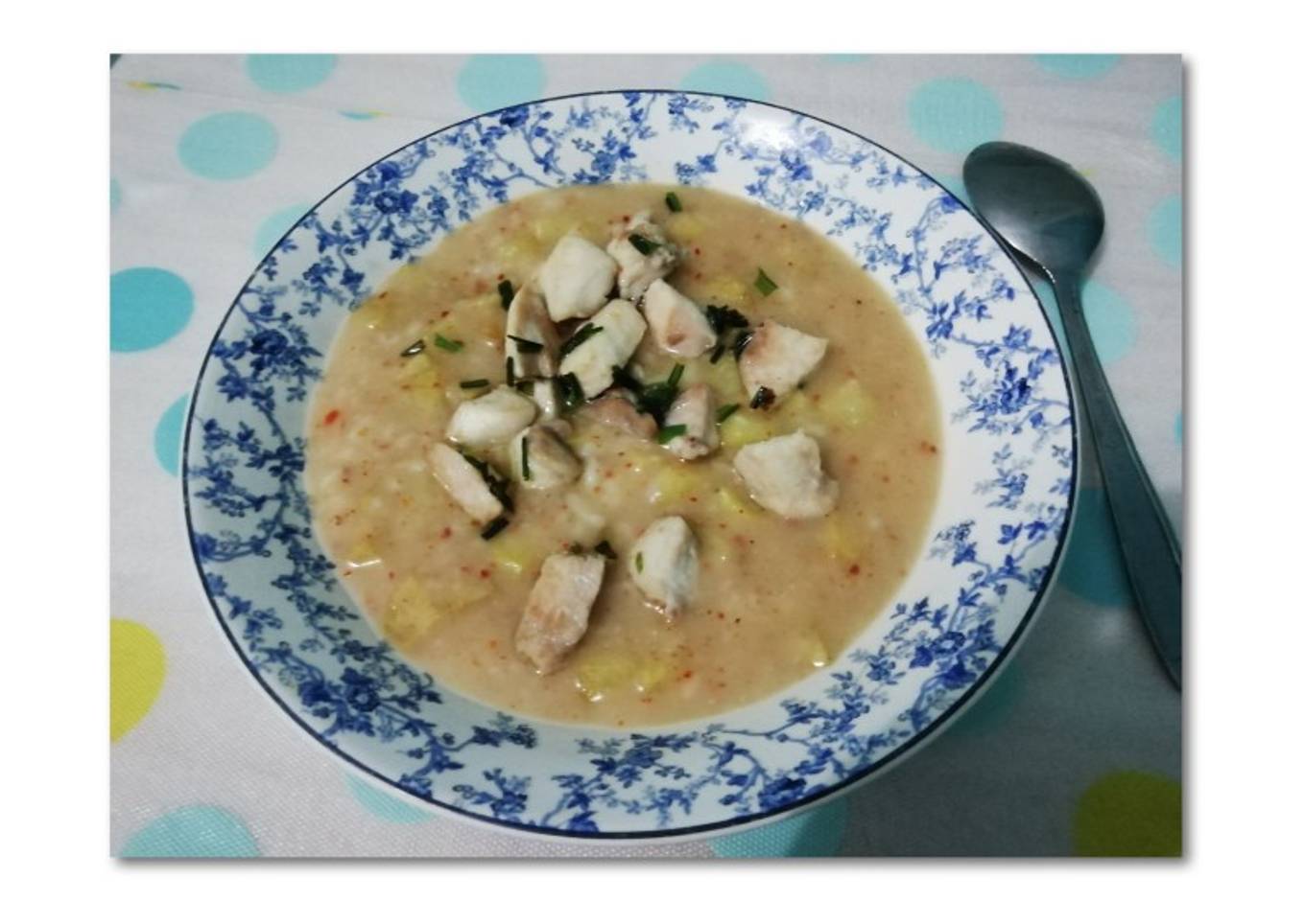 Krim soup kentang toping ayam garlic spicy