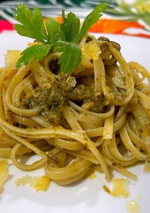 A picture of Linguine with Bronte Pistachio Pesto and Lemon.
