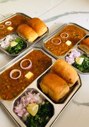 A picture of हेल्दी पावभाजी🙂.