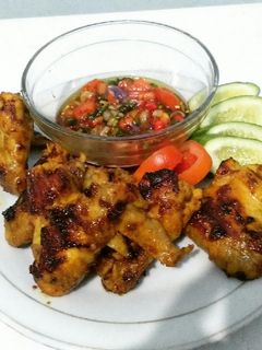 Foto resep Ayam bakar bumbu pecel sinti + sambal kecap