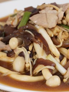 【哇菜影音食譜】雙菇炒肉片 的食譜成品照片