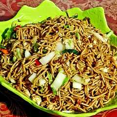 A picture of Mie goreng Petra mommy.