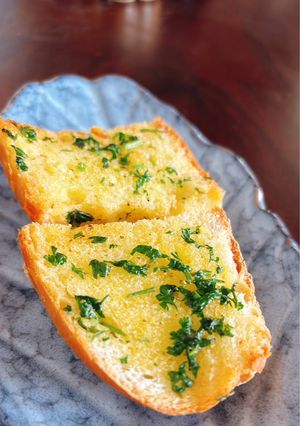 Hình của món Bánh Mì Nướng Bơ Ngò.