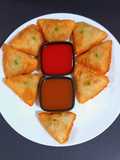 ક્રિસ્પી મટર સમોસા (Crispy Matar Samosa Recipe In Gujarati)