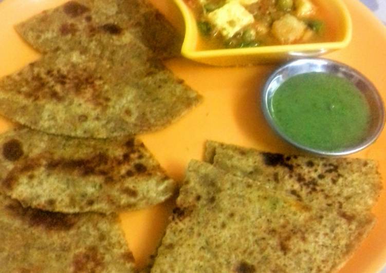 Do You Make These Simple Mistakes In Churi Paratha with Peas-Paneer Curry