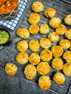 A picture of Mini Herb Dinner Rolls.