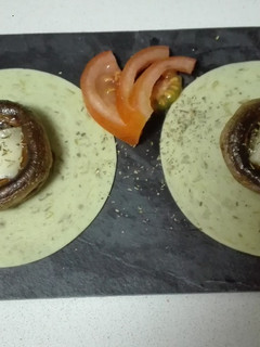 Una foto de Champiñones con queso