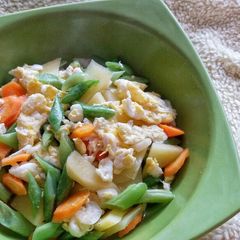 Stir Fried Carrots, Green Beans, Potatoes and Egg A picture of Stir Fried Carrots, Green Beans, Potatoes and Egg.