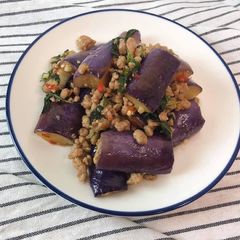 🍆 Eggplant with Spicy Garlic Oyster Sauce | Quick Eggplant Stir Fried Thai Style A picture of 🍆 Eggplant with Spicy Garlic Oyster Sauce | Quick Eggplant Stir Fried Thai Style.