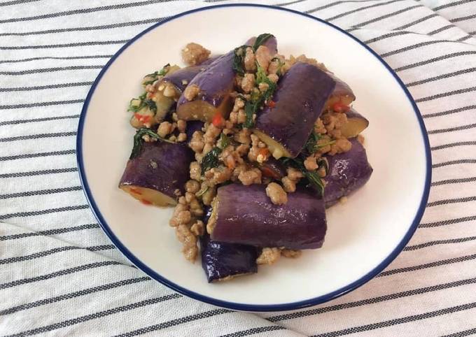 🍆 Eggplant with Spicy Garlic Oyster Sauce | Quick Eggplant Stir Fried Thai Style