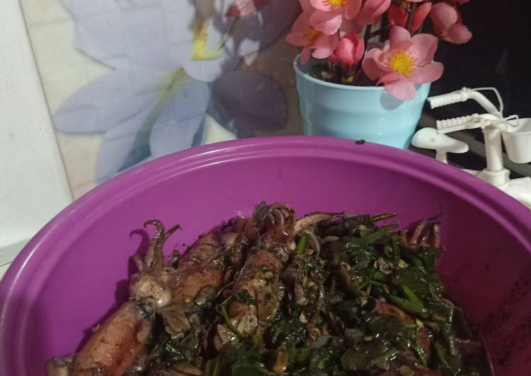 Langkah Menyiapkan Kangkung cumi bumbu hitam, Menggugah Selera