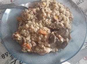 Una foto de Arroz Cremoso con menudos de pollo y chorizos