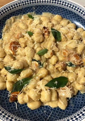 Une photo de Gnocchi chicken Alfredo