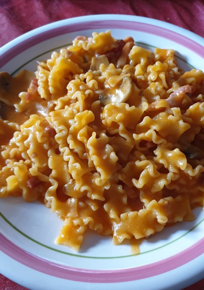 Una foto de Pasta con champiñones y bacon Thermomix TM6