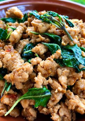 A picture of Spicy Basil Ground Pork and Chicken.