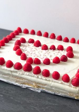 O poză a rețetei Tort cu cremă de vanilie și lămâie.