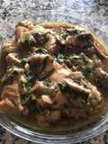 Pollo a la cerveza y champiñones