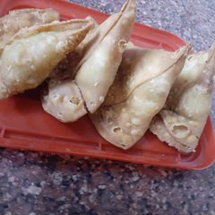 A picture of Crispy Aloo samosa.