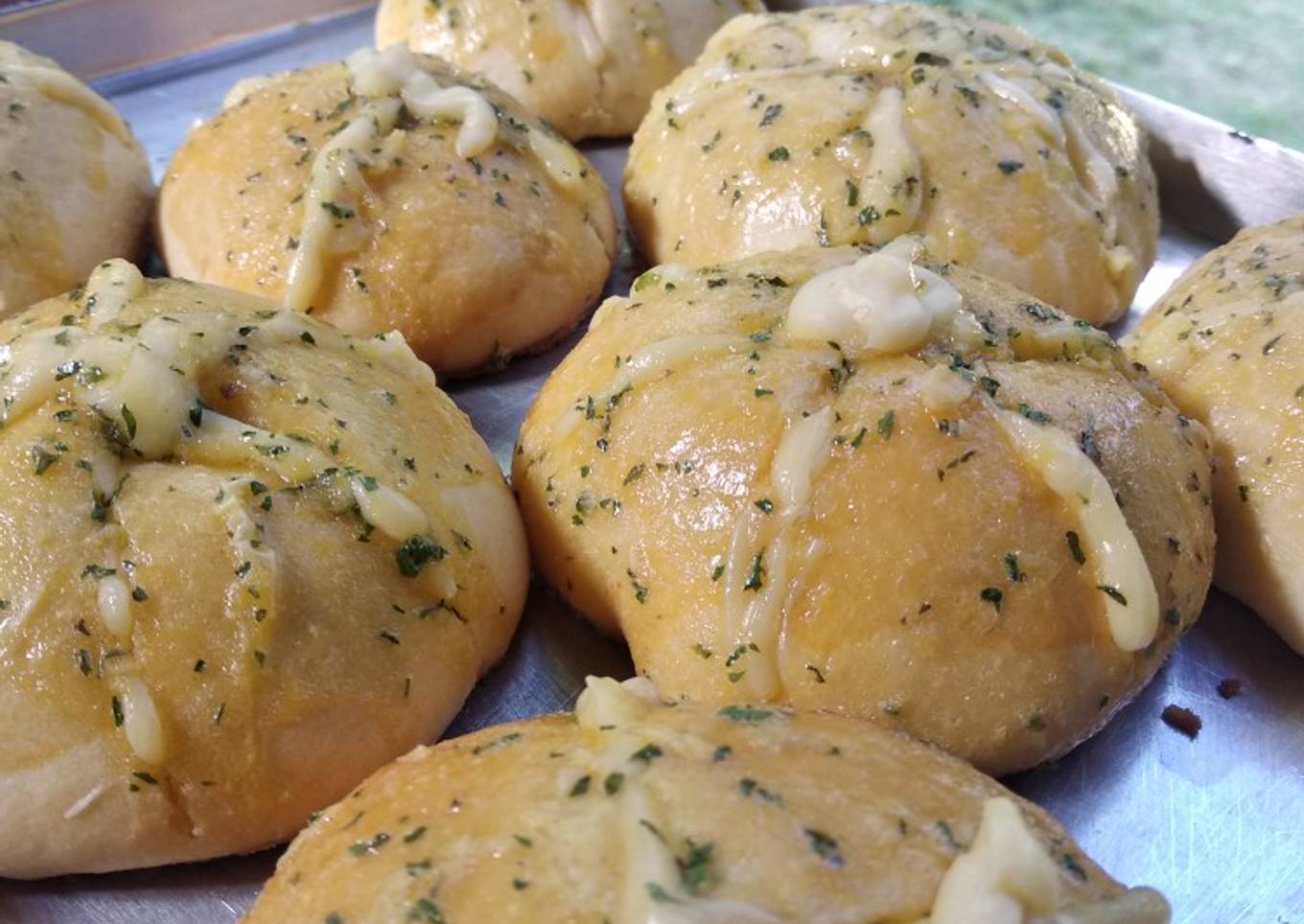 Korean Garlic Cheese Bread