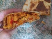 Una foto de relleno de pollo para rapiditas