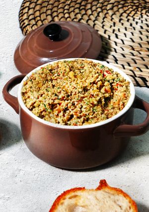 Une photo de Tapenade olives vertes et amandes grillées