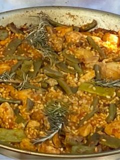 Una foto de Paella