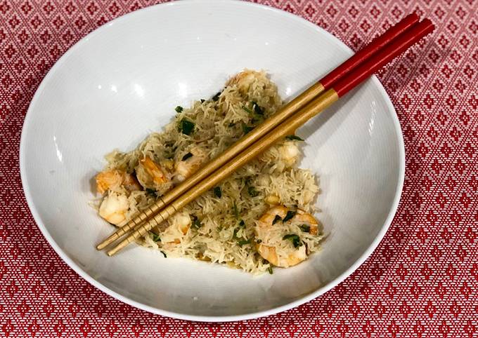 Wok de crevettes à la coriandre