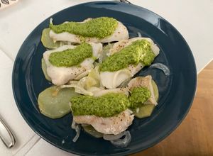 Foto principal de Merluza al horno con salsa de cilantro