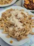 Penne con Pollo y Tocineta en Salsa Cremosa