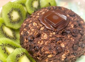 Une photo de Bowl Cake Tout Chocolat – Gourmand & Équilibré