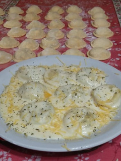Una foto de Sorrentino caseros con relleno de acelga ricota suprema 💝