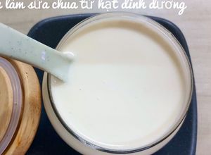 Hình của món Sữa chua hạnh nhân cơm dừa.