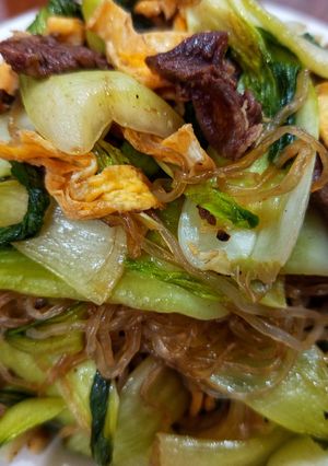 A picture of Stir-Fried Glass Noodles with Vegetables and Beef.