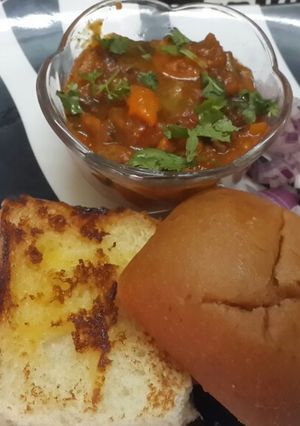 A picture of Pav bhaji.