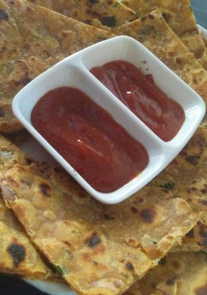 प्याज़ पराठा (Onion paratha recipe in hindi) रेसिपी मुख्य फोटो